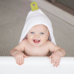 Puj HUG Baby Hooded Towel